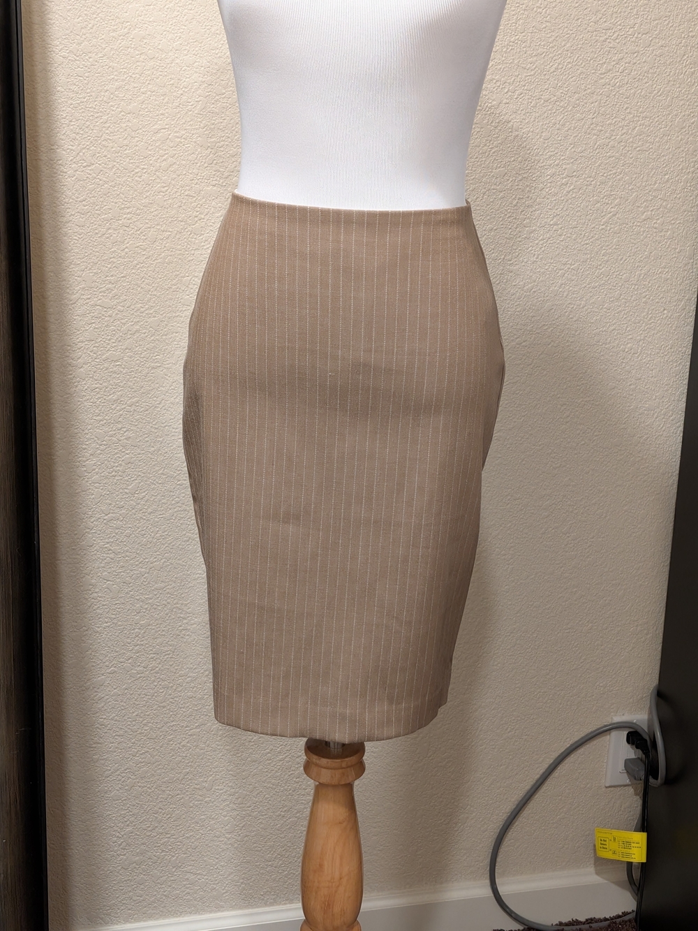 Express Brown Taupe Pinstripe Pencil Skirt Size 00